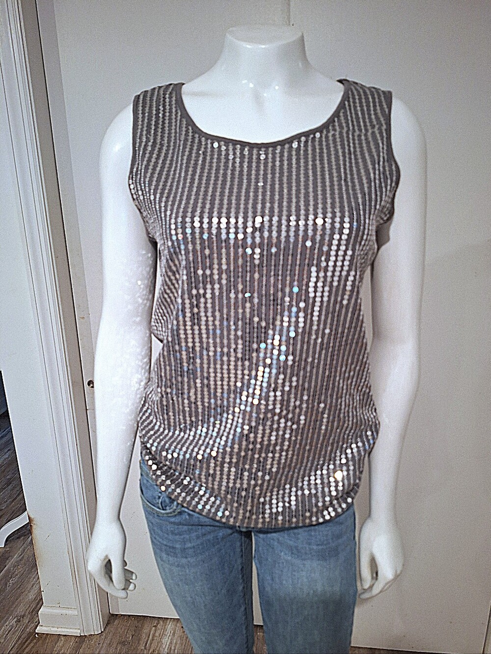 EUC Sleeveless Silver Sequin Scoop Neck Top - Gray Taupe
